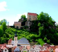 Blick vom Breitenstein auf die Burg Pottenstein - Fränkische Schweiz